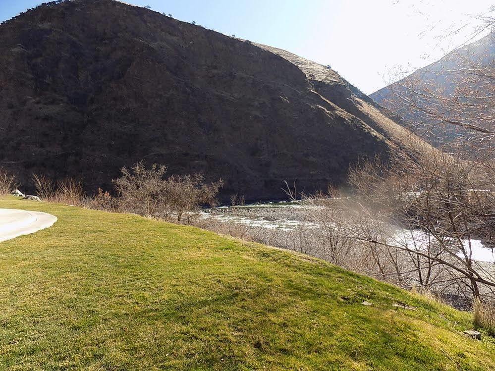 Salmon Rapids Lodge Riggins Bagian luar foto